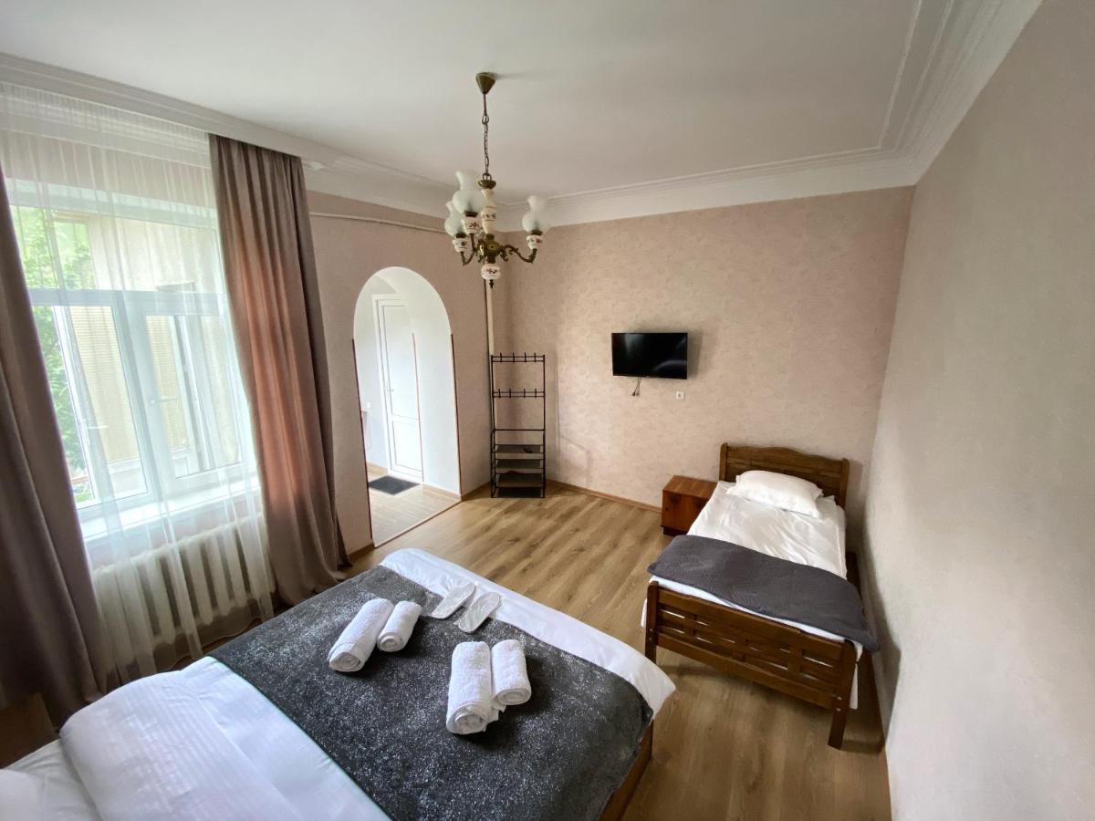 Dato Khetaguri Apartment Kazbegi Bagian luar foto
